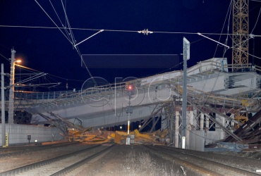 Zawalony most na drodze S35 w okolicach Frohnleiten w Austrii