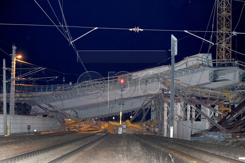 Zawalony most na drodze S35 w okolicach Frohnleiten w Austrii