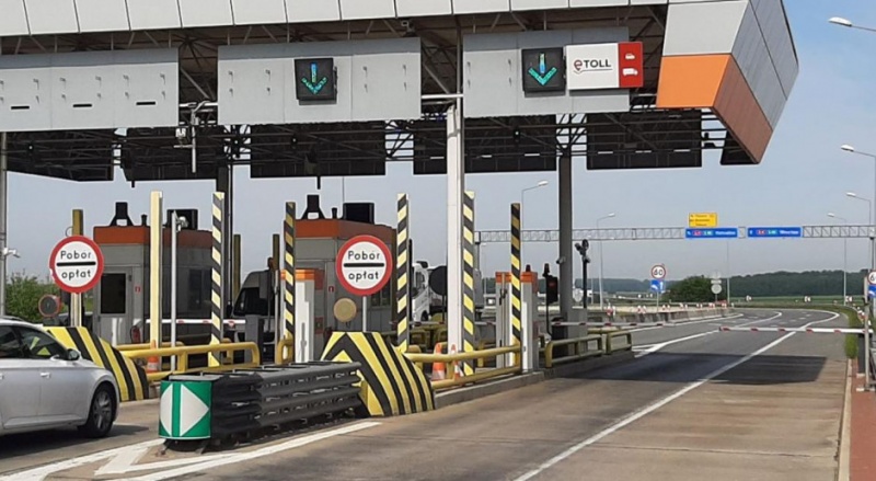 Ministerstwo Finansów i Krajowa Administracja Skarbowa uruchamiają w czwartek (24 czerwca) nowy system poboru opłat drogowych e-TOLL